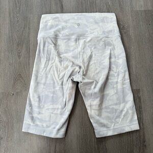 Lululemon White Camo Biker Shorts size 8
